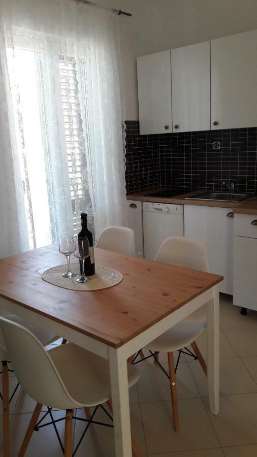 Apartmani Vitturi Kastela Exterior photo